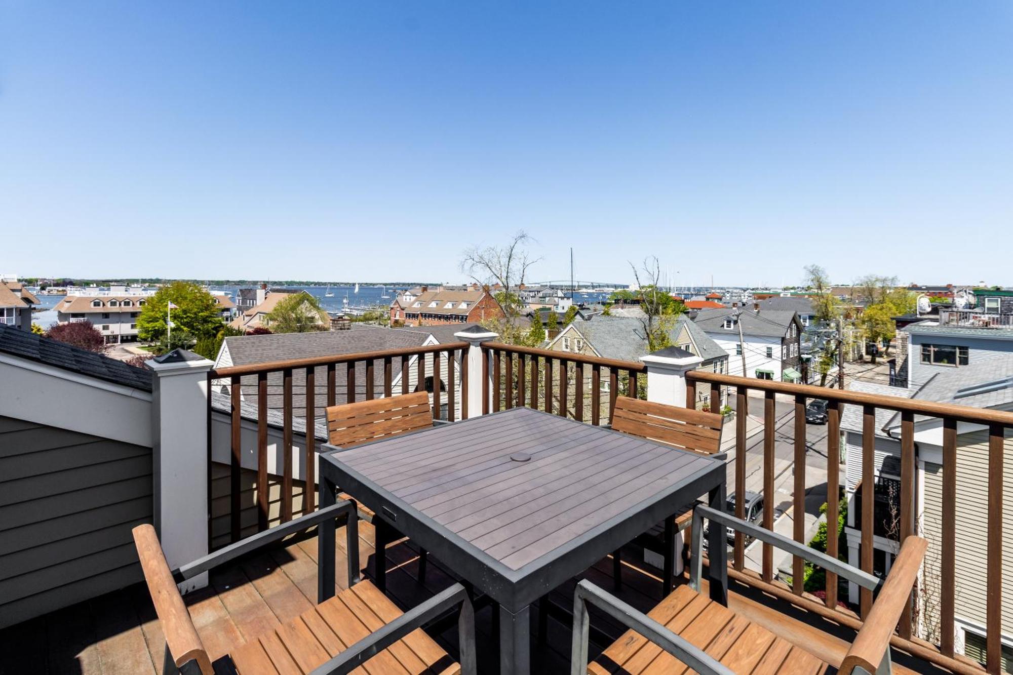 شقة The Newport Lofts - 548 Thames Street المظهر الخارجي الصورة